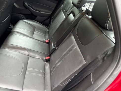 Used 2014 Ford Focus SE w/ Equipment Group 201A FWD image 10