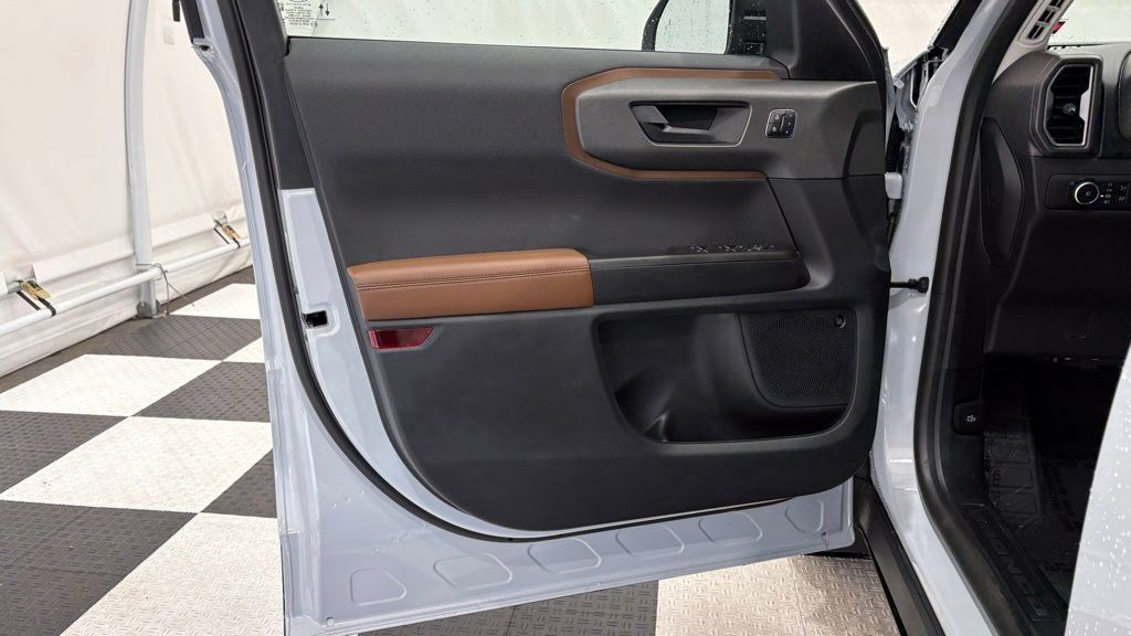 New 2026 Ford Bronco Sport Outer Banks w/ Outer Banks Tech Package+ AWD/4WD image 17