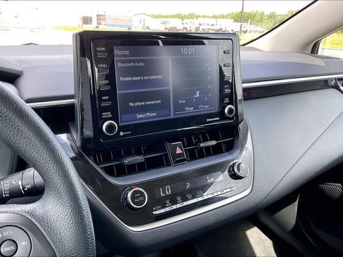 Used 2022 Toyota Corolla LE image 24