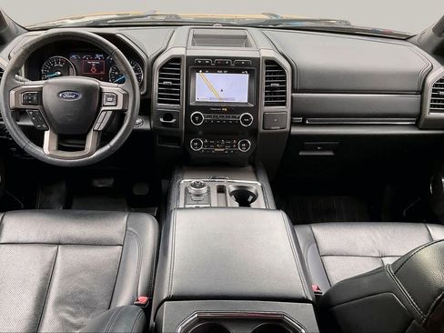 Used 2019 Ford Expedition XLT w/ Equipment Group 202A AWD/4WD image 13