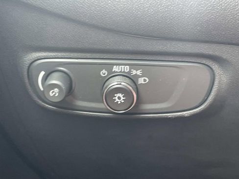 Used 2023 Chevrolet Equinox LT FWD image 27