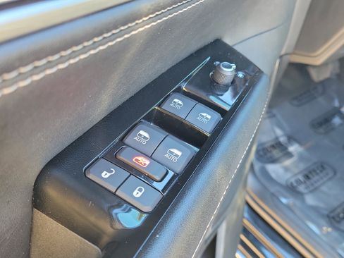 Used 2024 Jeep Wagoneer L Series II w/ Flexible Seating Group image 23