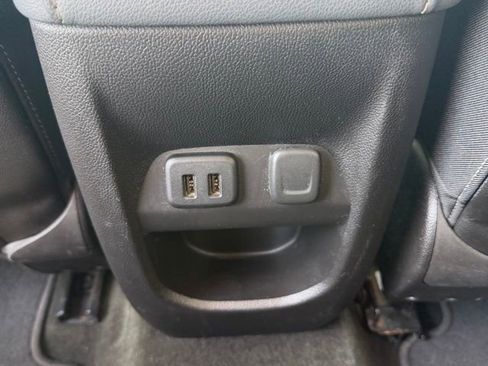 Used 2017 Chevrolet Colorado Z71 AWD/4WD image 16