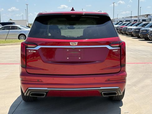 Used 2020 Cadillac XT6 Premium Luxury FWD image 6