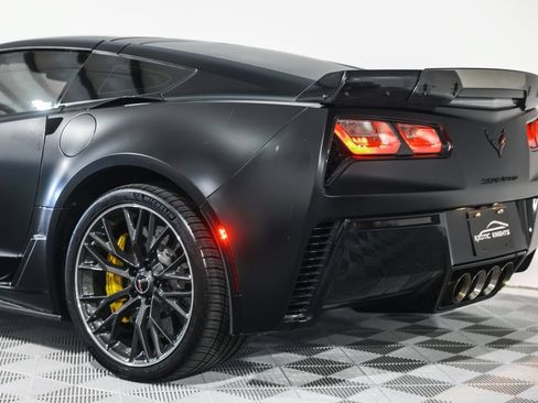 Used 2016 Chevrolet Corvette Z06 w/ 3LZ Preferred Equipment Group RWD image 22