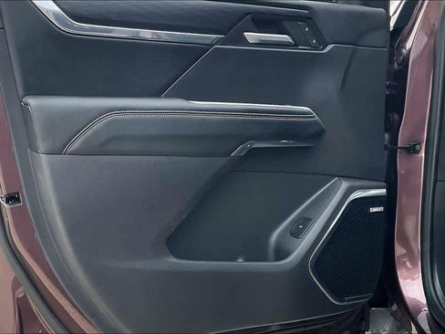 Used 2024 GMC Acadia Elevation image 21