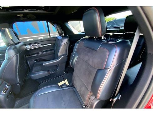 Used 2025 Ford Explorer ST AWD/4WD image 28