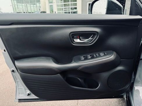 Used 2024 Honda HR-V Sport image 11