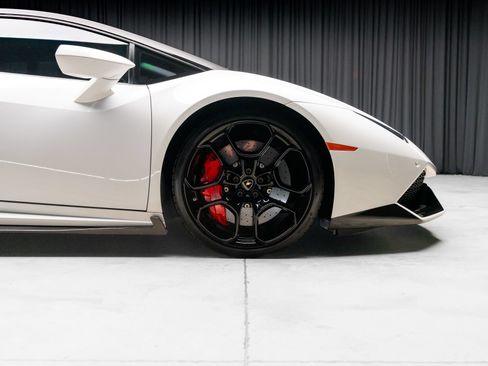 Used 2016 Lamborghini Huracan LP 610-4 AWD/4WD image 31