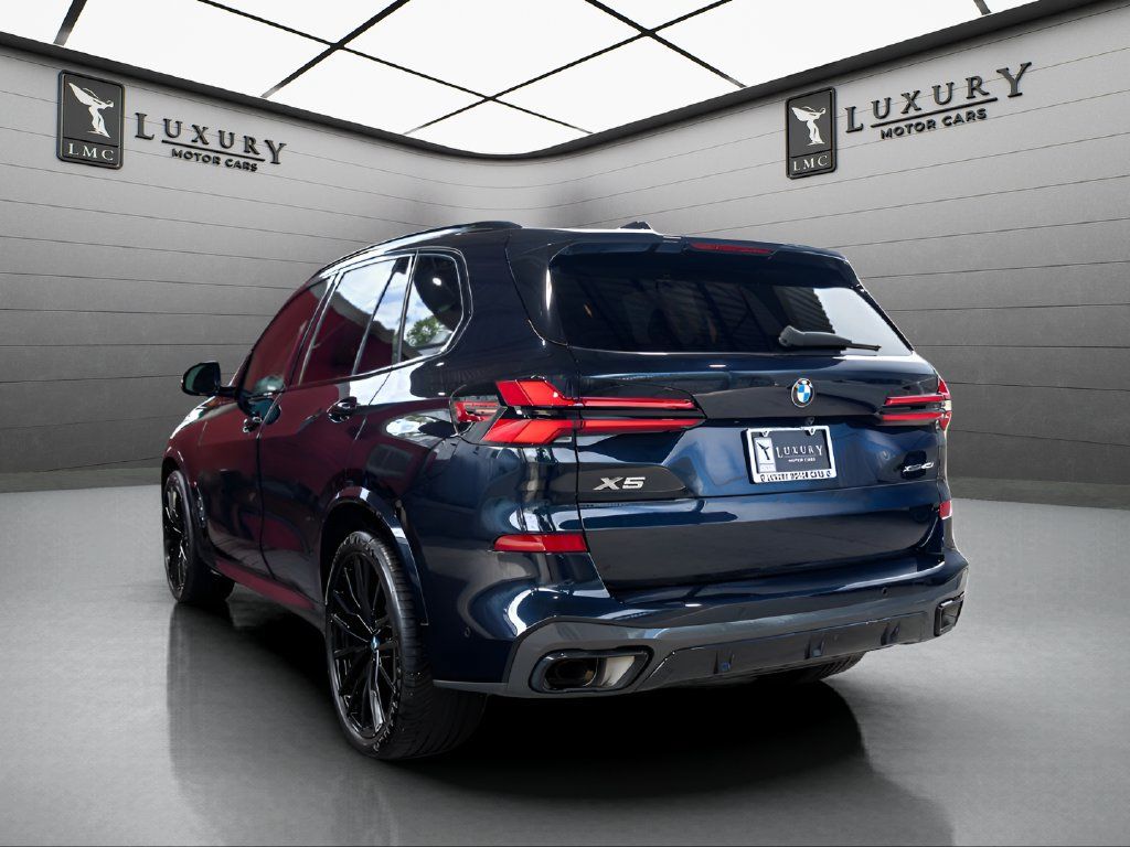 Used 2024 BMW X5 xDrive40i w/ M Sport Package AWD/4WD image 6