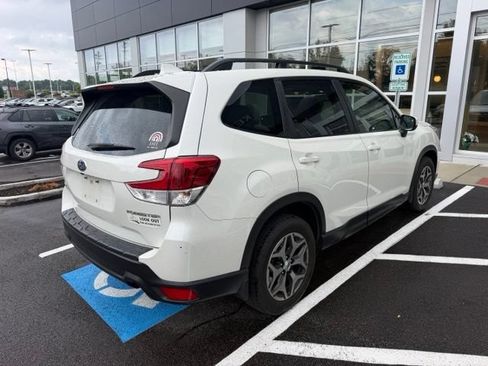 Used 2019 Subaru Forester Premium w/ All-Weather Package AWD/4WD image 3
