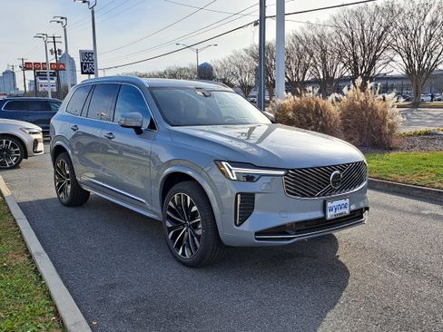 New 2026 Volvo XC90 B6 Plus image 2