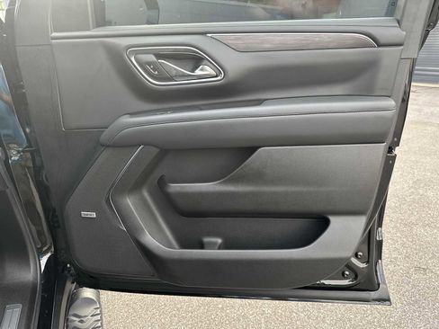 Used 2024 Chevrolet Suburban Z71 w/ Luxury Package image 26