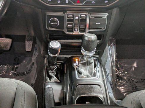 Certified 2022 Jeep Wrangler Unlimited Sport image 17