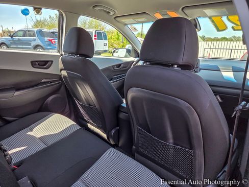 Used 2021 Hyundai Kona SE image 28