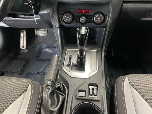 Used 2019 Subaru Crosstrek 2.0i Premium AWD/4WD image 18