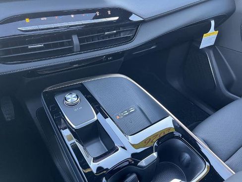 New 2026 Buick Enclave Avenir image 18