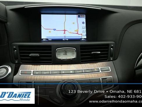 Used 2015 INFINITI Q70 L 3.7 w/ Deluxe Touring Package AWD/4WD image 29