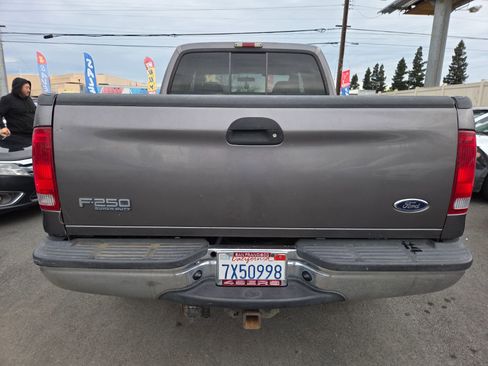 Used 2003 Ford F250 XLT image 3