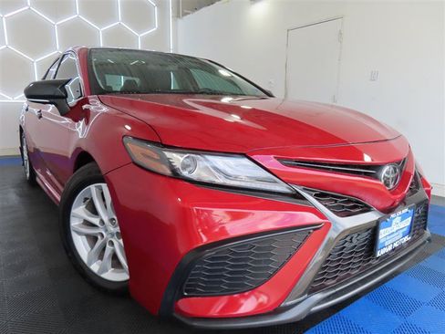 Used 2021 Toyota Camry XSE w/ Navigation Package FWD image 2