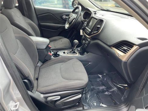 Used 2016 Jeep Cherokee 75th Anniversary image 16