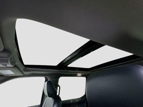 Used 2021 Ford F350 Lariat w/ Camper Package image 11