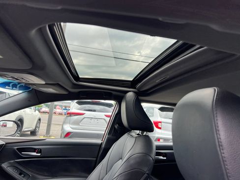 Used 2022 Toyota Avalon XLE w/ Moonroof Package FWD image 17