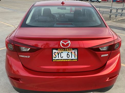 Used 2016 MAZDA MAZDA3 i Touring w/ Popular Equipment Package FWD image 7