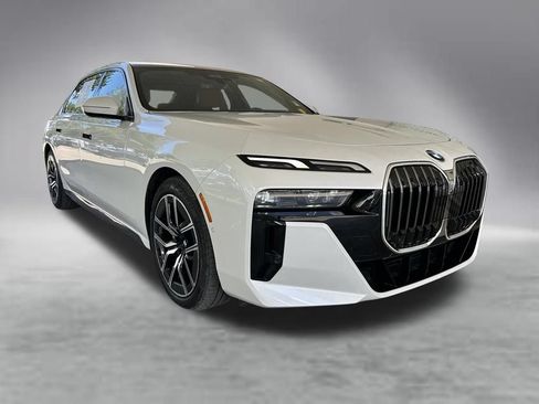 Used 2026 BMW 740i xDrive AWD/4WD image 2