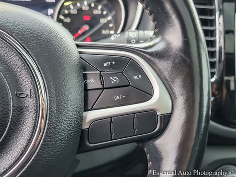 Used 2019 Jeep Compass Limited AWD/4WD image 15