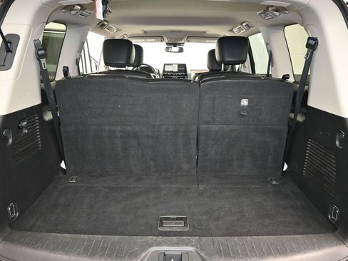 Used 2024 Nissan Armada SL w/ Captain's Chairs Package RWD image 11