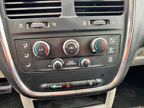 Used 2011 Dodge Grand Caravan Mainstreet w/ PWR Convenience Group FWD image 34