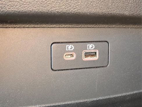 Used 2023 Nissan Frontier SV image 16