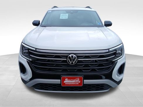 New 2026 Volkswagen Atlas Peak Edition AWD/4WD image 8