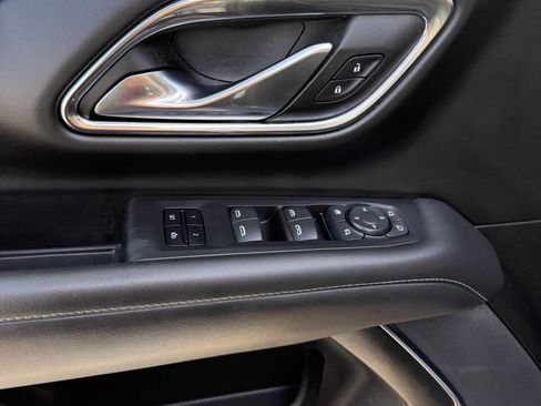 Used 2023 Chevrolet Suburban LT w/ Luxury Package image 11