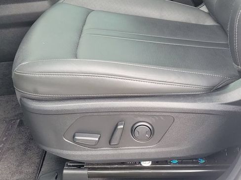 Used 2025 Kia Sorento S w/ Panoramic Sunroof Package FWD image 22