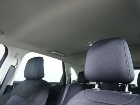 Used 2023 Ford Edge SE w/ Black Appearance Package image 10