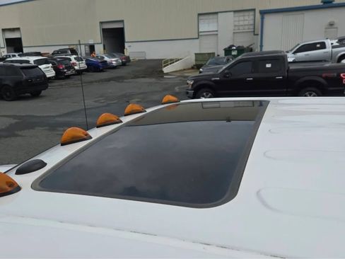 Used 2011 Ford F250 Lariat AWD/4WD image 5