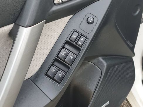 Used 2014 Subaru Forester 2.5i Touring image 11