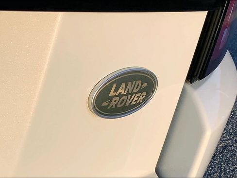 Used 2018 Land Rover Range Rover Evoque Landmark Edition image 9