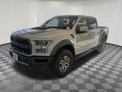 Used 2017 Ford F150 Raptor w/ Equipment Group 802A Luxury AWD/4WD image 4