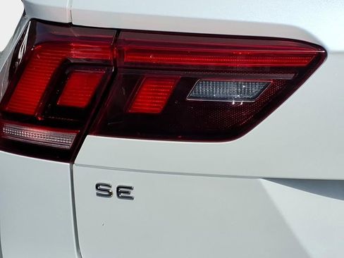 Used 2023 Volkswagen Tiguan SE image 8