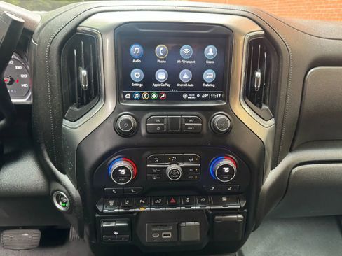 Used 2021 Chevrolet Silverado 2500 LT w/ Convenience Package image 5