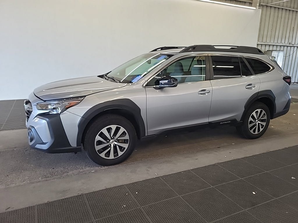 Used 2024 Subaru Outback Premium AWD/4WD image 6