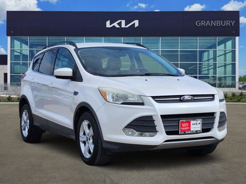Used 2014 Ford Escape SE w/ Equipment Group 201A FWD image 3