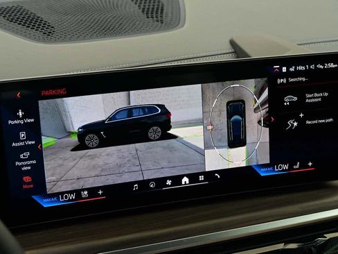 Used 2026 BMW X5 xDrive50e image 26