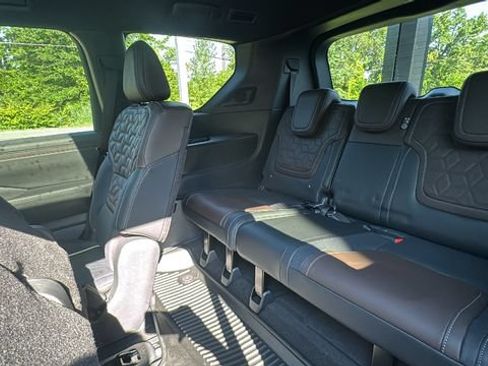 Used 2026 Nissan Armada Platinum AWD/4WD image 36
