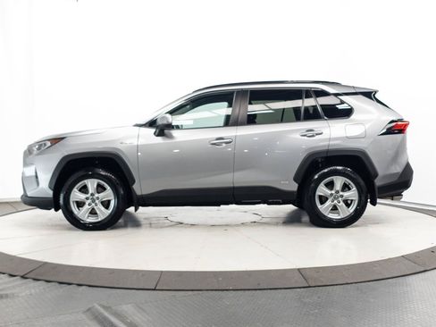 Used 2020 Toyota RAV4 XLE w/ All Weather Liner Package AWD/4WD image 7