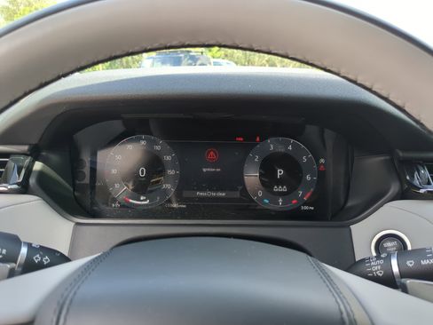 Used 2025 Land Rover Range Rover Velar S image 30