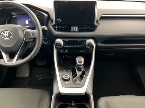 Used 2023 Toyota RAV4 SE w/ Convenience Package image 14